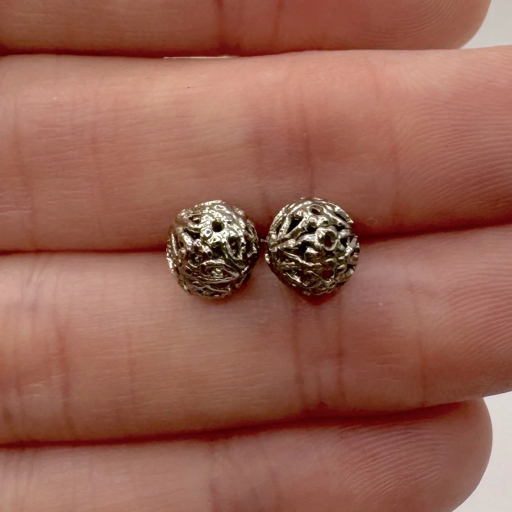 VINTAGE Silver-Tone Filigree Ball Earrings
